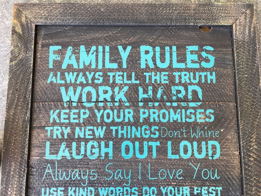 Painted Board With 'Family Rules' [Photo 2]
