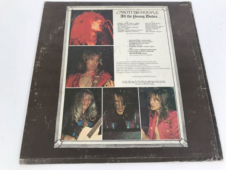 Mott The Hoople - All The Young Dudes - Vinyl Record Album - Columbia WKC 31750 [Photo 3]