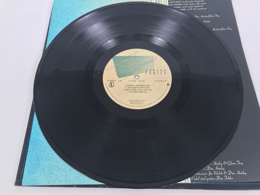 Eagles - Hotel California - Vinyl Record Album - Asylum Records 7E-1084 [Photo 7]