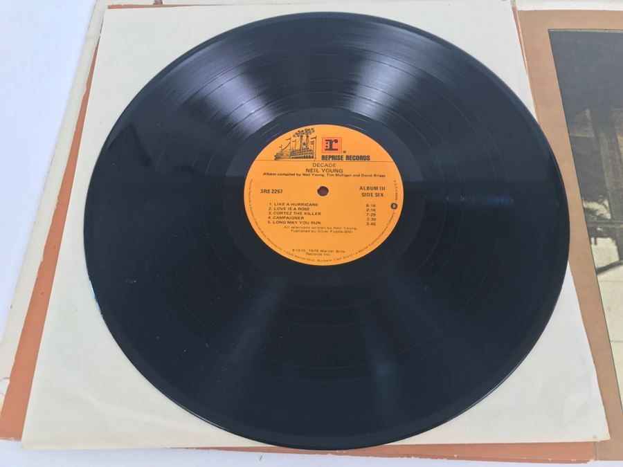 Neil Young - Decade - Vinyl Record Album - Reprise Records 3RS 2257 [Photo 12]