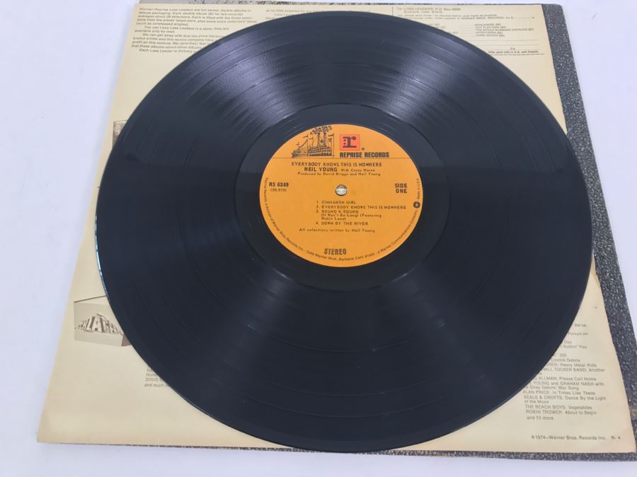 Neil Young & Crazy Horse - Everybody Knows This Is Nowhere - Vinyl Record Album - Reprise Records RS 6349 [Photo 5]