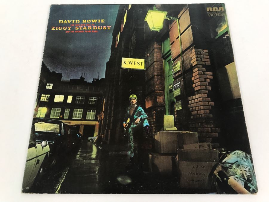David Bowie - The Rise And Fall Of Ziggy Stardust And The Spiders From Mars - Vinyl Record Album - RCA Victor AFL1-4702 [Photo 1]