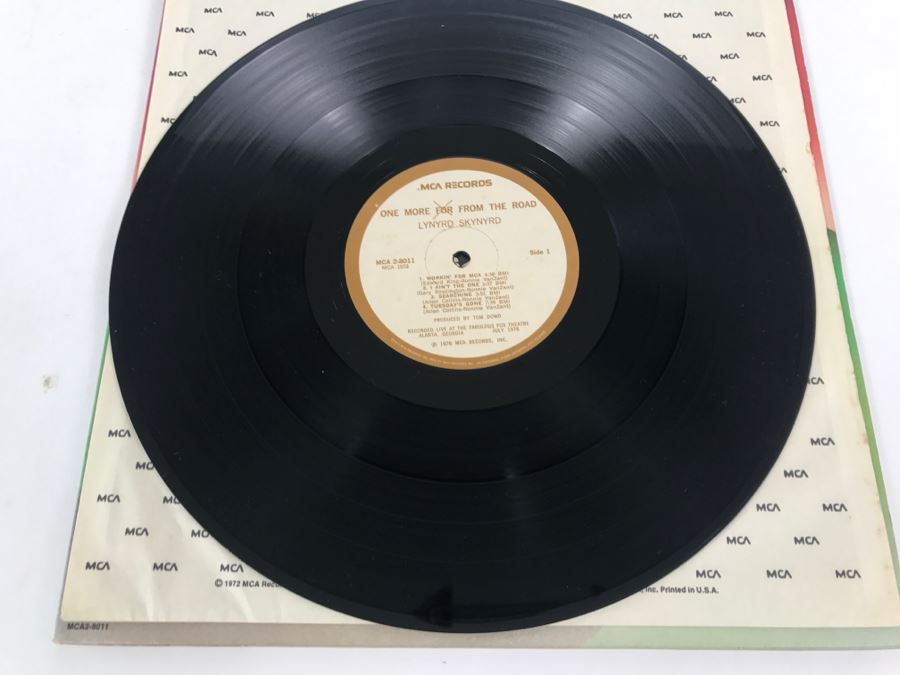 Lynyrd Skynyrd - One More From The Road - Vinyl Record Album - MCA Records MCA2-8011 [Photo 5]