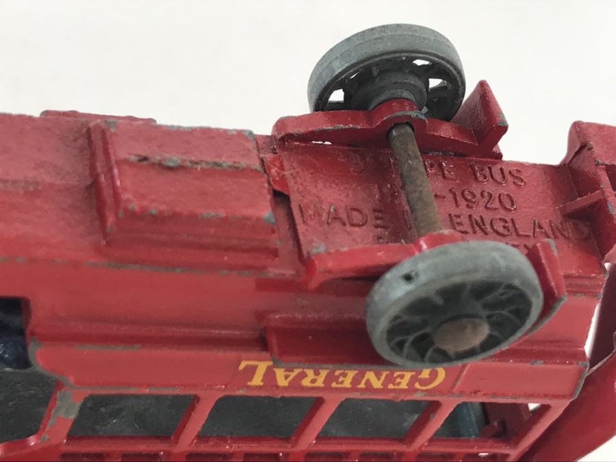 Lesney Dewar's Advertising Bus And Pair Of Tootsie Toy Metal Cars [Photo 10]