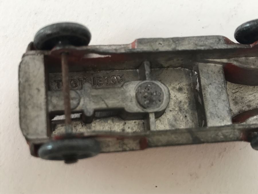 Lesney Dewar's Advertising Bus And Pair Of Tootsie Toy Metal Cars [Photo 15]