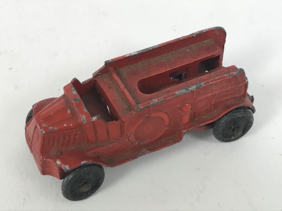 Lesney Dewar's Advertising Bus And Pair Of Tootsie Toy Metal Cars [Photo 13]