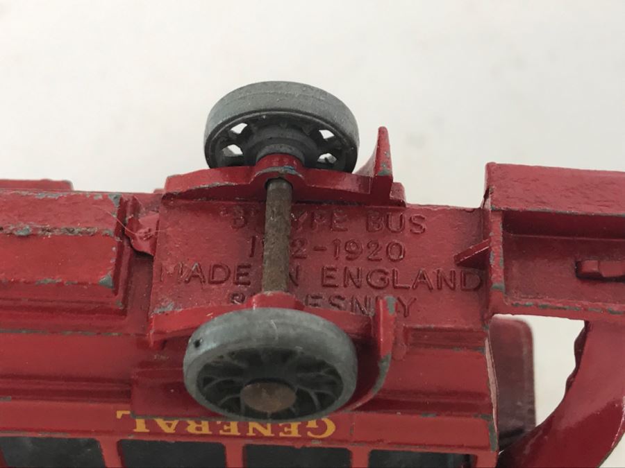 Lesney Dewar's Advertising Bus And Pair Of Tootsie Toy Metal Cars [Photo 9]