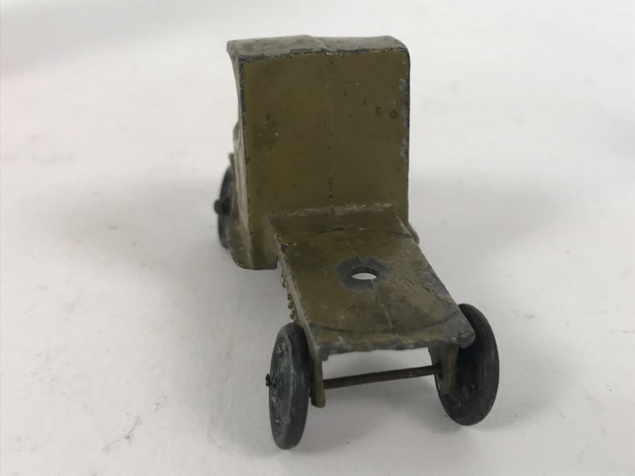 Lesney Dewar's Advertising Bus And Pair Of Tootsie Toy Metal Cars [Photo 19]