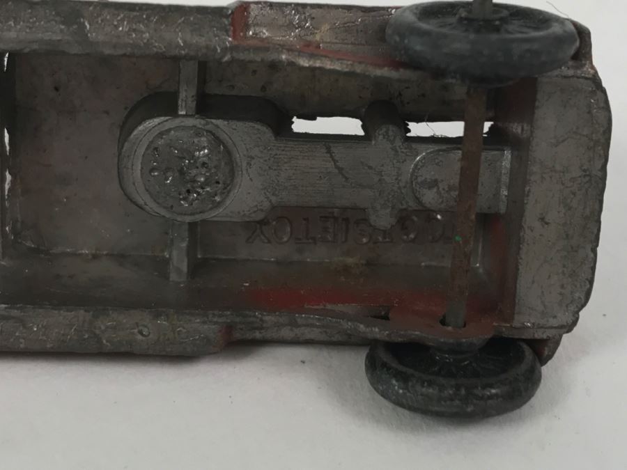 Lesney Dewar's Advertising Bus And Pair Of Tootsie Toy Metal Cars [Photo 14]