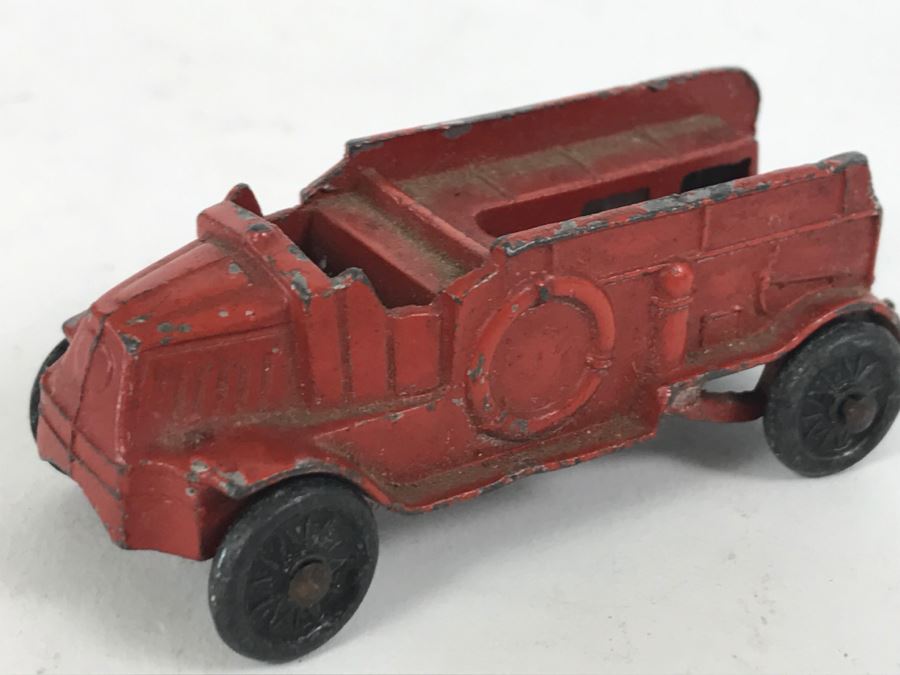 Lesney Dewar's Advertising Bus And Pair Of Tootsie Toy Metal Cars [Photo 12]