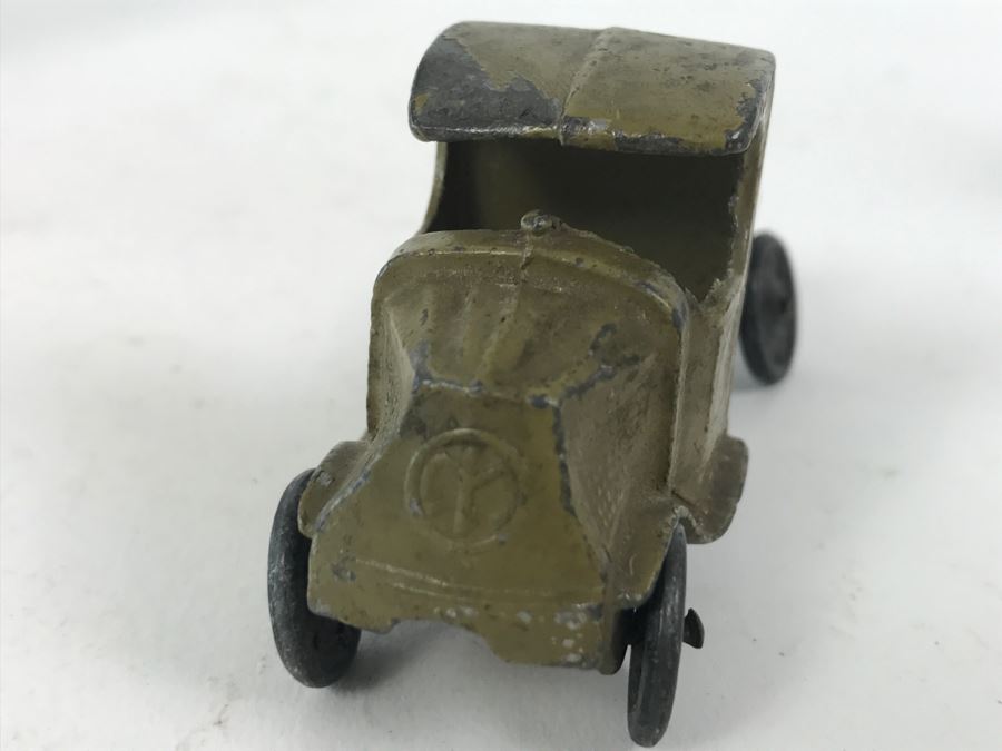 Lesney Dewar's Advertising Bus And Pair Of Tootsie Toy Metal Cars [Photo 18]