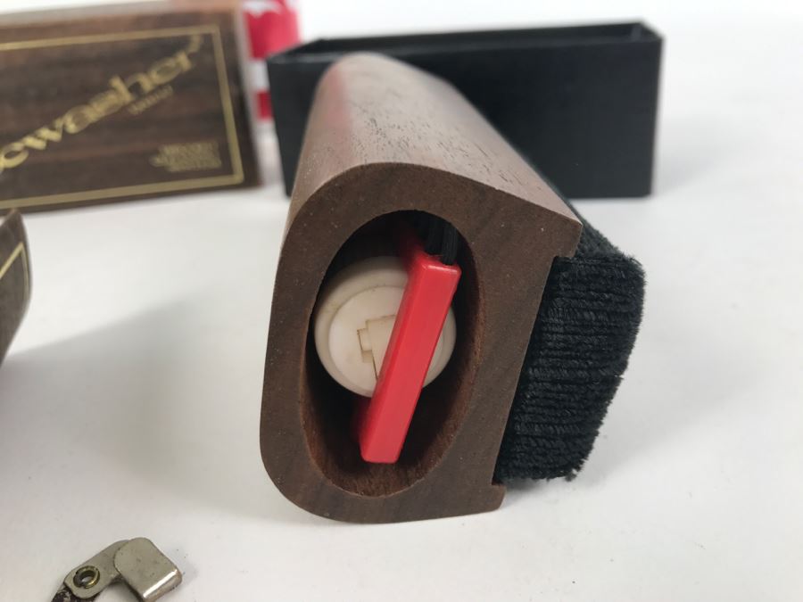 Vintage Discwasher Brand Vinyl Record Cleaner Like New [Photo 2]