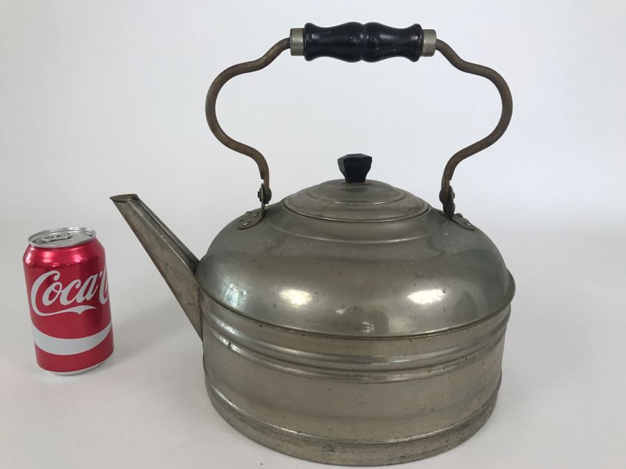 Vintage ROME Metal Ware Teapot [Photo 1]