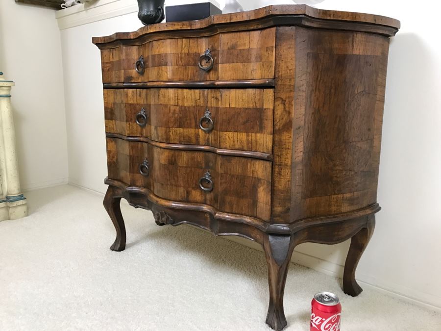 Stunning Serpentine Front 3-Drawer Reproduction Wooden Chest Of Drawers [Photo 7]