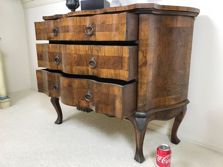 Stunning Serpentine Front 3-Drawer Reproduction Wooden Chest Of Drawers [Photo 8]