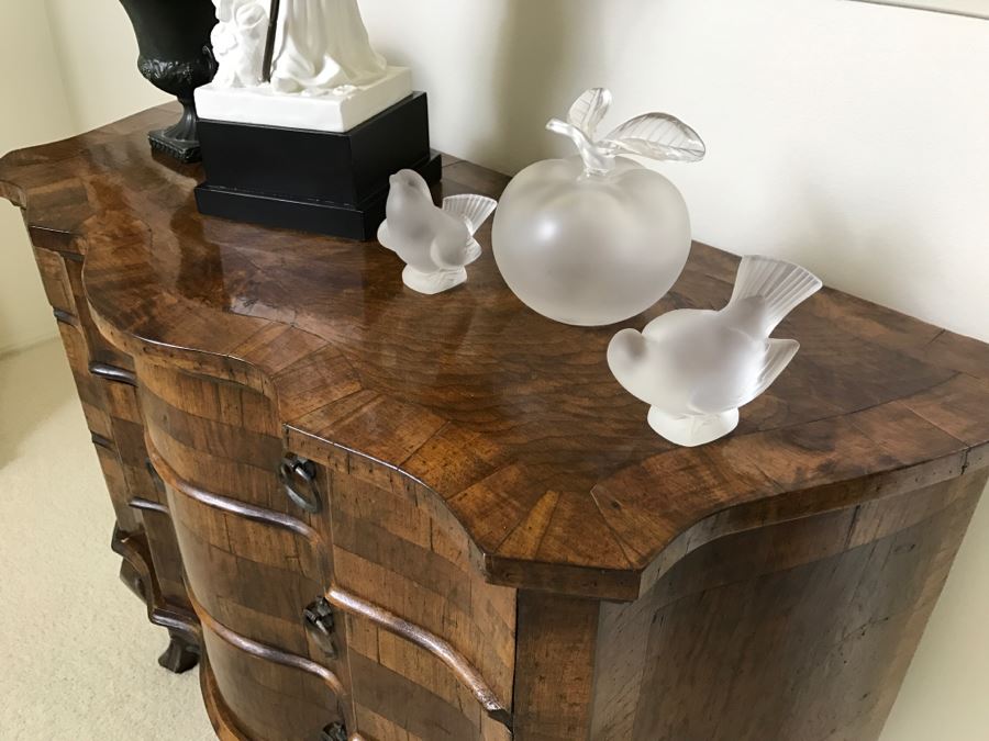 Stunning Serpentine Front 3 Drawer Reproduction Wooden Chest Of
