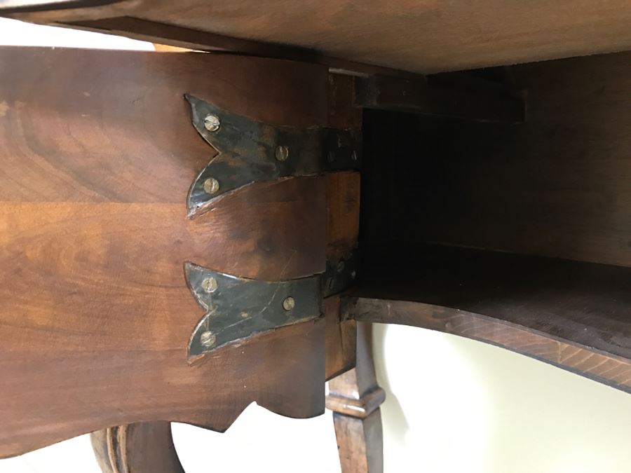 Stunning Reproduction Hallway Console Table All Wood With Storage [Photo 8]