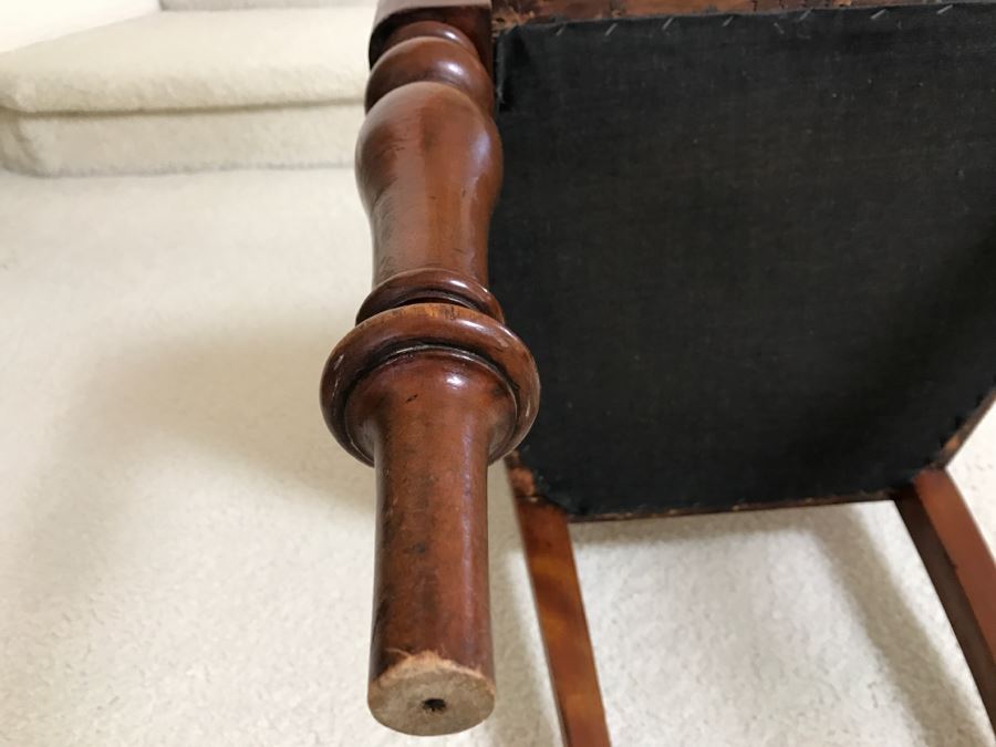 Antique Chair With Turned Legs [Photo 8]