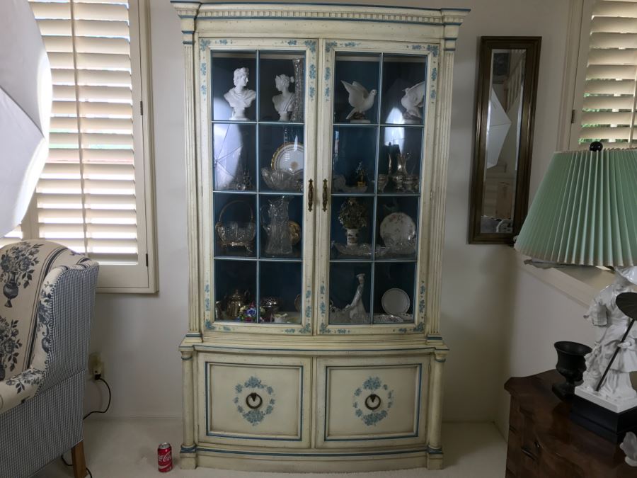 Stunning Blue And White Curio Display Cabinet With Storage