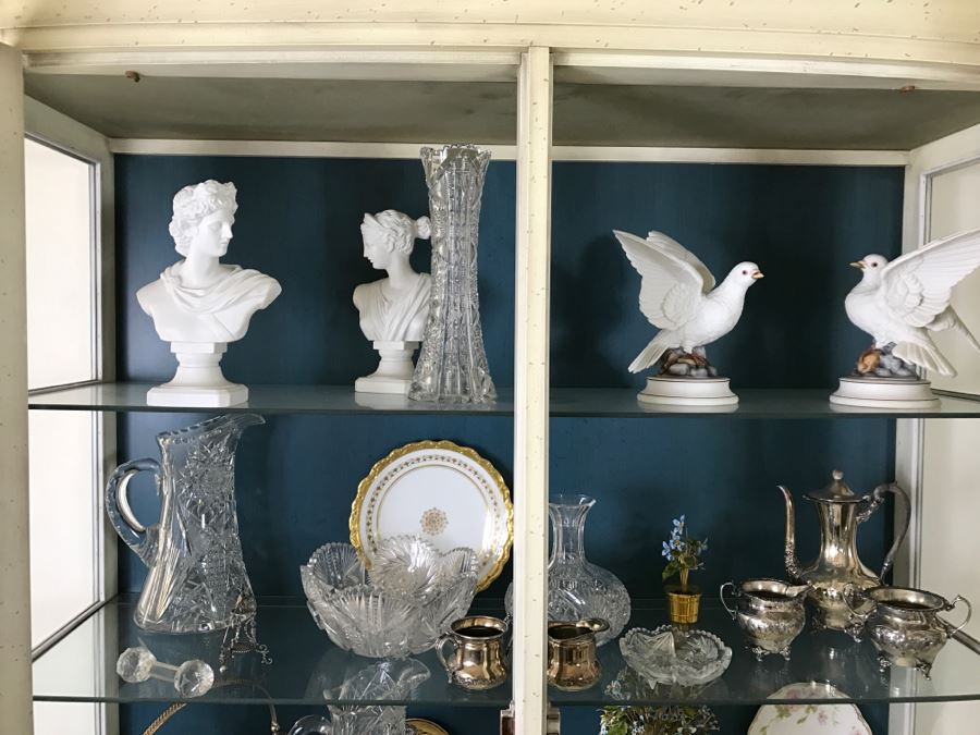 Stunning Blue And White Curio Display Cabinet With Storage [Photo 11]