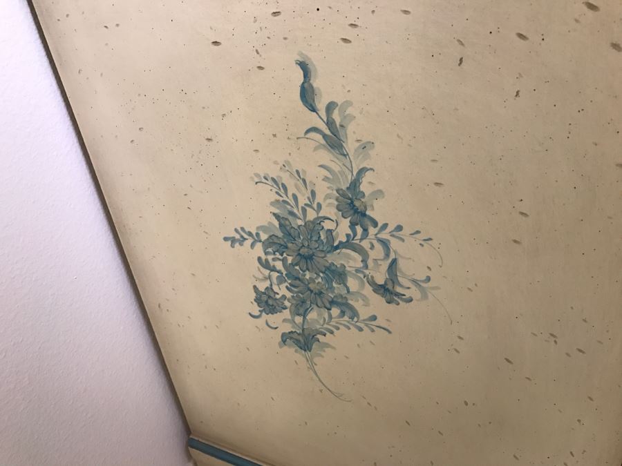 Stunning Blue And White Curio Display Cabinet With Storage [Photo 12]