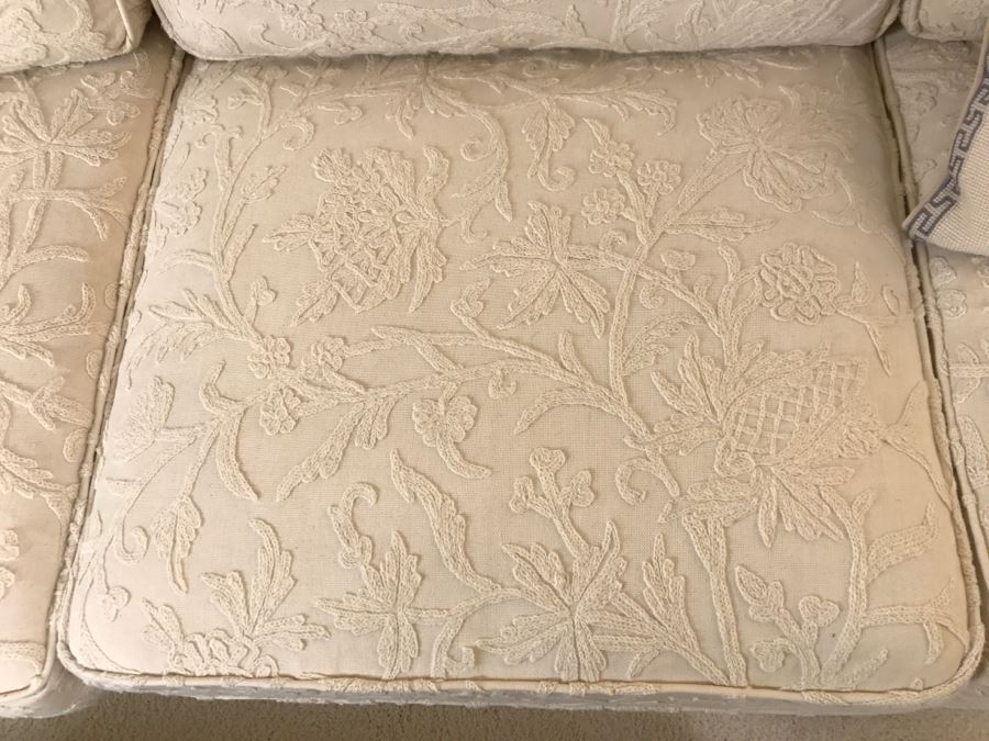 Clean Elegant 4-Seat White Chenille Fabric Sofa With Accent Pillows [Photo 7]