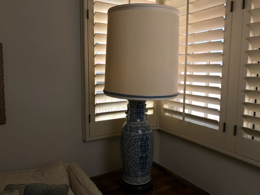 Large Asian Blue And White Pottery Lamp With Shade [Photo 5]