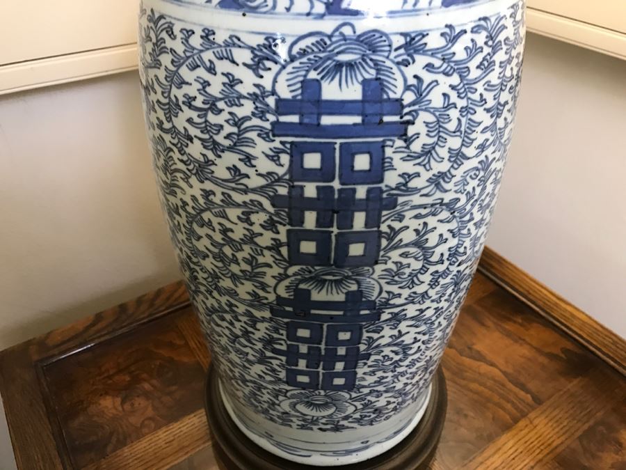 Large Asian Blue And White Pottery Lamp With Shade [Photo 9]