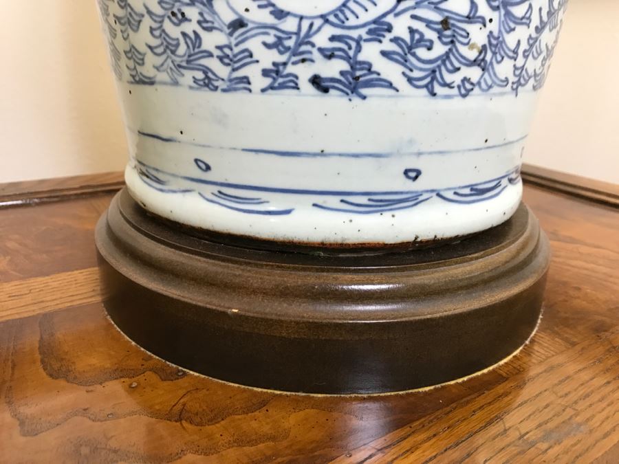 Large Asian Blue And White Pottery Lamp With Shade [Photo 10]