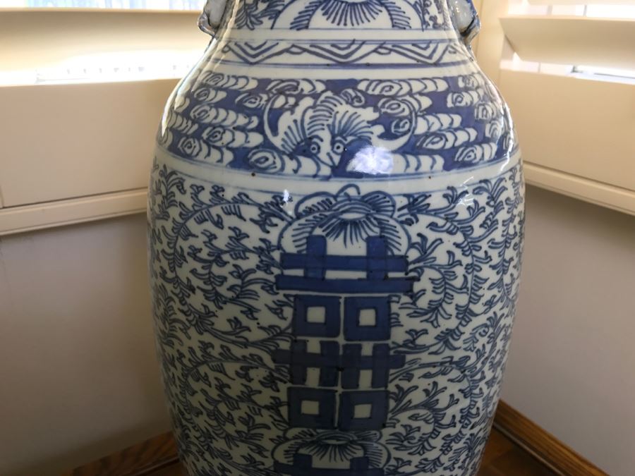 Large Asian Blue And White Pottery Lamp With Shade [Photo 8]