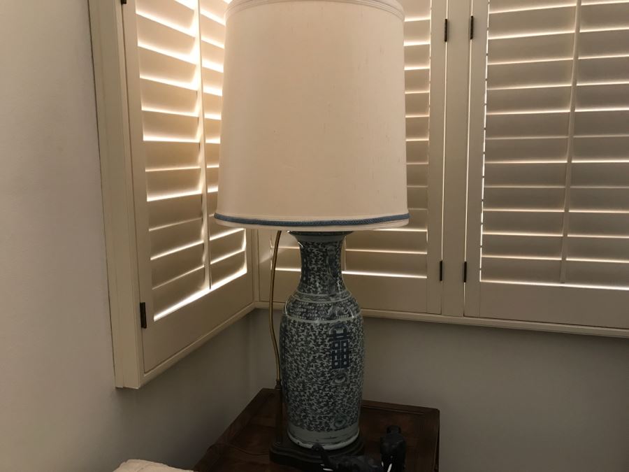 Large Asian Blue And White Pottery Lamp With Shade [Photo 3]