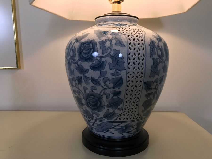 Blue And White Chinoiserie Table Lamp With Shade [Photo 2]