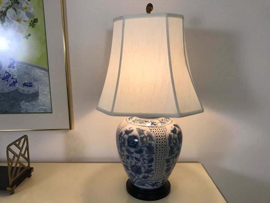 Blue And White Chinoiserie Table Lamp With Shade [Photo 1]