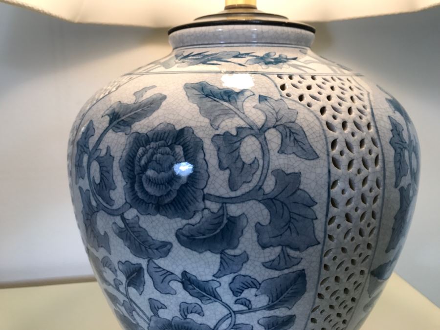 Blue And White Chinoiserie Table Lamp With Shade [Photo 4]