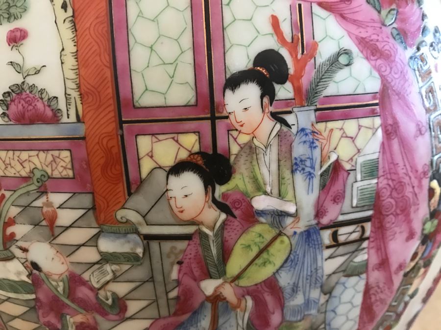 Large Chinese Rose Medallion Porcelain Planter Pot Signed With Wooden Stand [Photo 4]