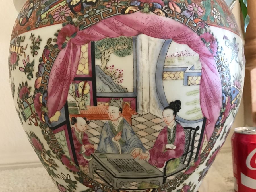 Large Chinese Rose Medallion Porcelain Planter Pot Signed With Wooden Stand [Photo 14]