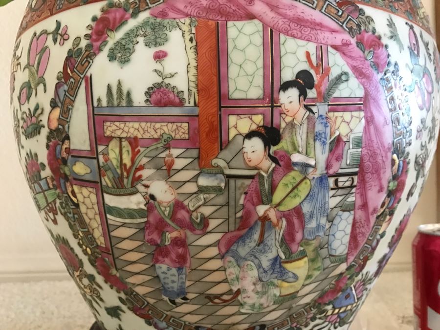 Large Chinese Rose Medallion Porcelain Planter Pot Signed With Wooden Stand [Photo 3]