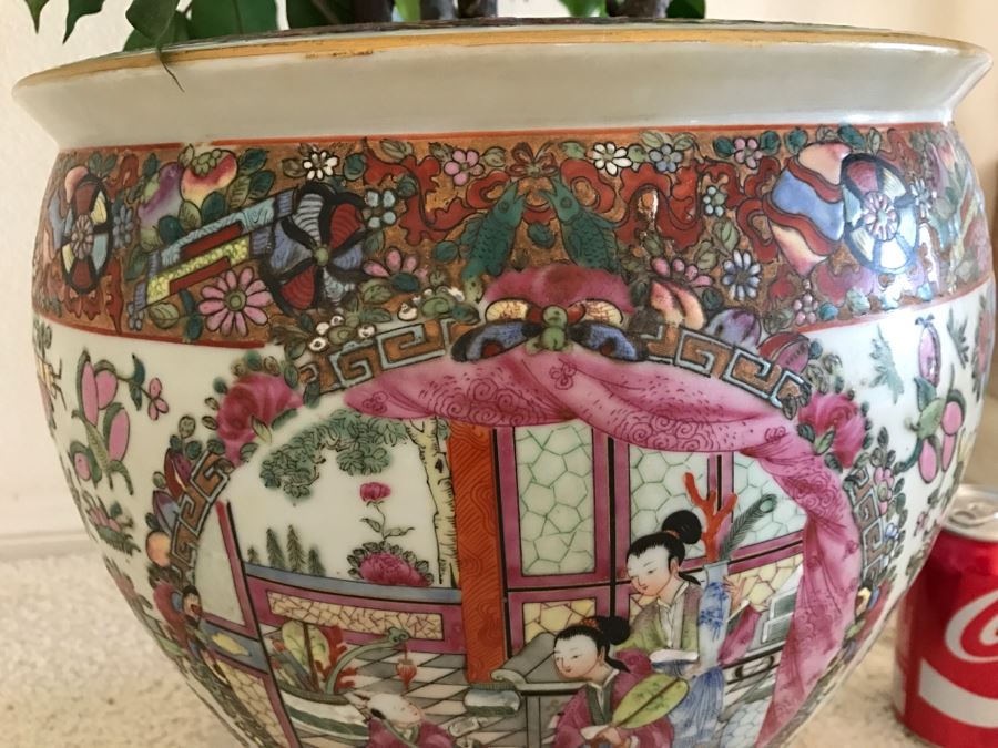 Large Chinese Rose Medallion Porcelain Planter Pot Signed With Wooden Stand [Photo 6]