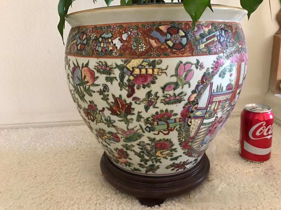Large Chinese Rose Medallion Porcelain Planter Pot Signed With Wooden Stand [Photo 9]