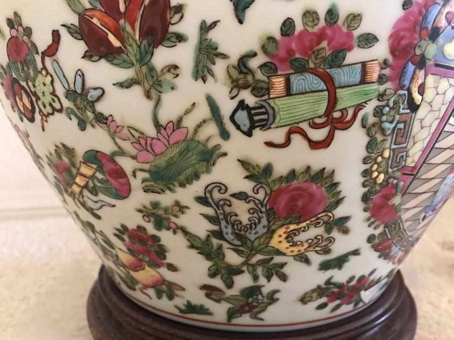 Large Chinese Rose Medallion Porcelain Planter Pot Signed With Wooden Stand [Photo 11]