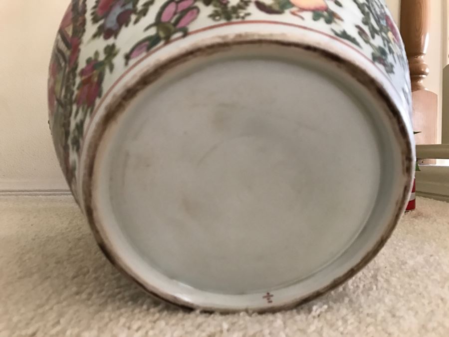 Large Chinese Rose Medallion Porcelain Planter Pot Signed With Wooden Stand [Photo 20]