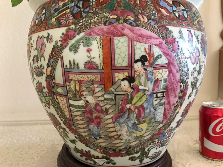 Large Chinese Rose Medallion Porcelain Planter Pot Signed With Wooden Stand [Photo 2]