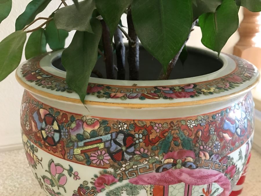 Large Chinese Rose Medallion Porcelain Planter Pot Signed With Wooden Stand [Photo 8]