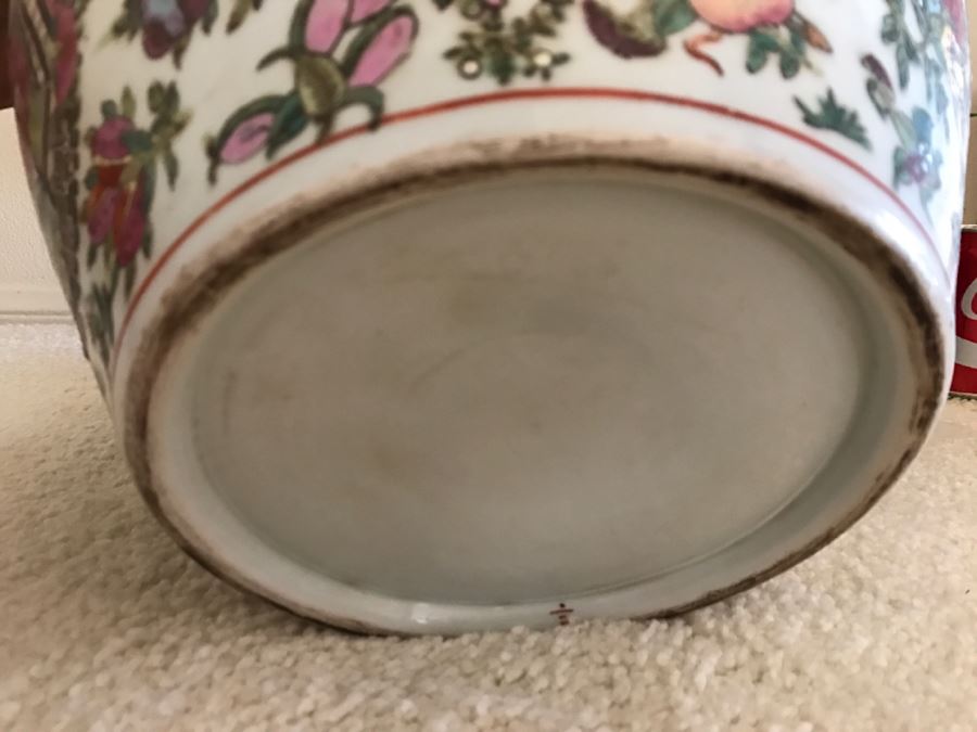 Large Chinese Rose Medallion Porcelain Planter Pot Signed With Wooden Stand [Photo 19]