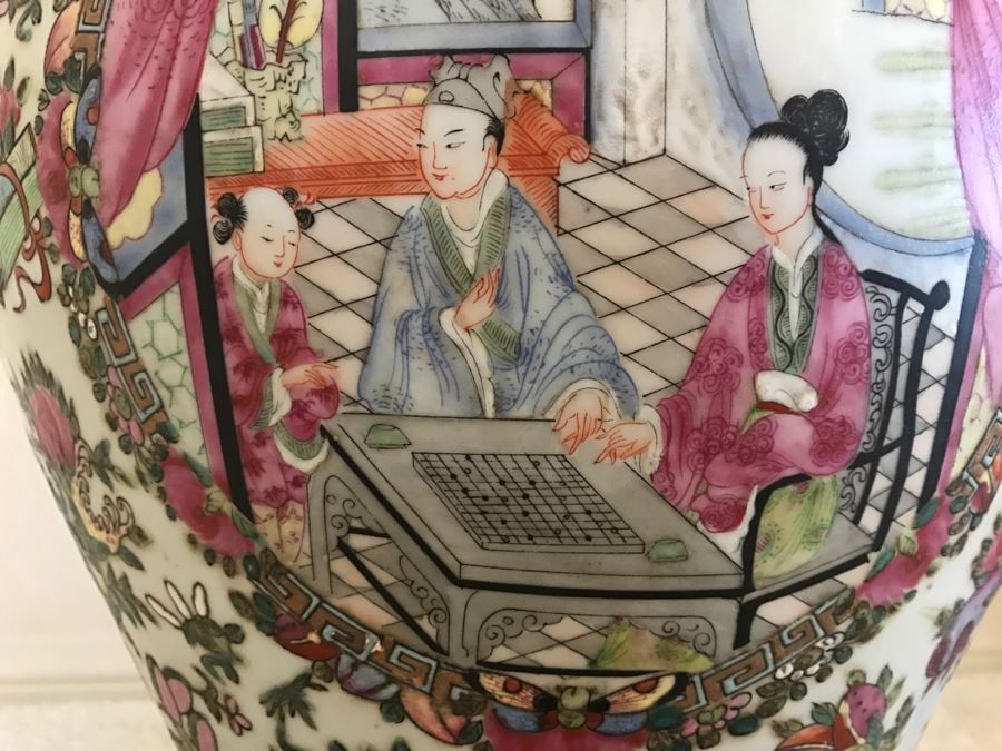 Large Chinese Rose Medallion Porcelain Planter Pot Signed With Wooden Stand [Photo 15]