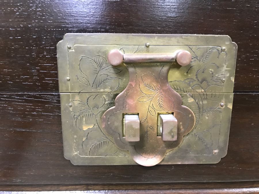 Nice Carved Wood Chinoiserie Cedar Lined Chest With Heating Blanket, Needlepoint Stockings And Other Items [Photo 8]