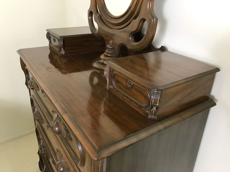Wooden Reproduction 4-Drawer Chest Of Drawers With Tilt Vanity Mirror [Photo 5]