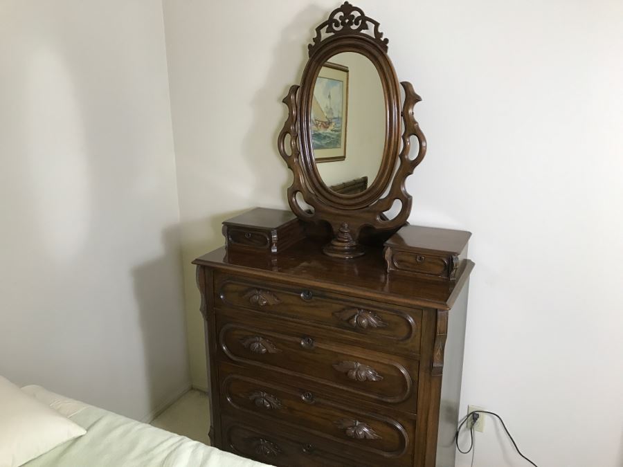 Wooden Reproduction 4-Drawer Chest Of Drawers With Tilt Vanity Mirror [Photo 1]