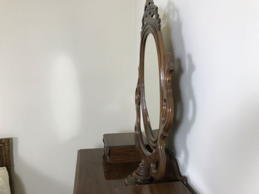 Wooden Reproduction 4-Drawer Chest Of Drawers With Tilt Vanity Mirror [Photo 7]