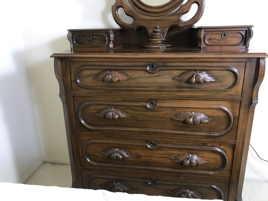 Wooden Reproduction 4-Drawer Chest Of Drawers With Tilt Vanity Mirror [Photo 2]